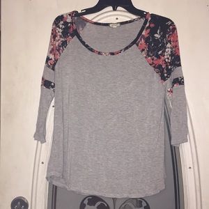 Gray and flower print quarter sleeve shirt